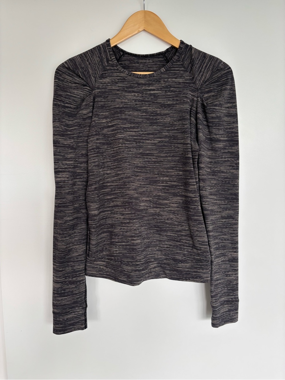 Lululemon 15” PTP Think Fast Long Sleeve Crew Neck Top, Brown/Beige, Size 4.